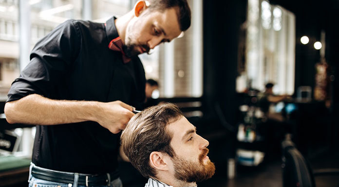 Zapuszczasz zarost? Poszukaj idealnego barber shopu, by przebrnąć przez ten proces bez komplikacji!