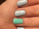 Jak w bezpieczny sposób pozbyć się manicure’u? Hybryda kontra zwykły lakier do paznokci