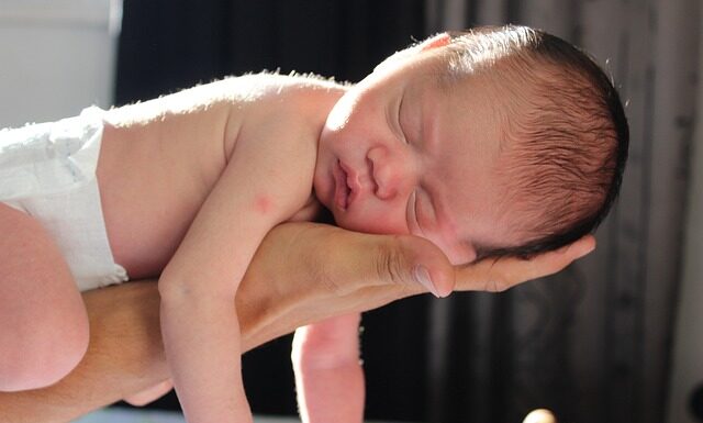 Jak można inaczej naładować telefon bez ładowarki?