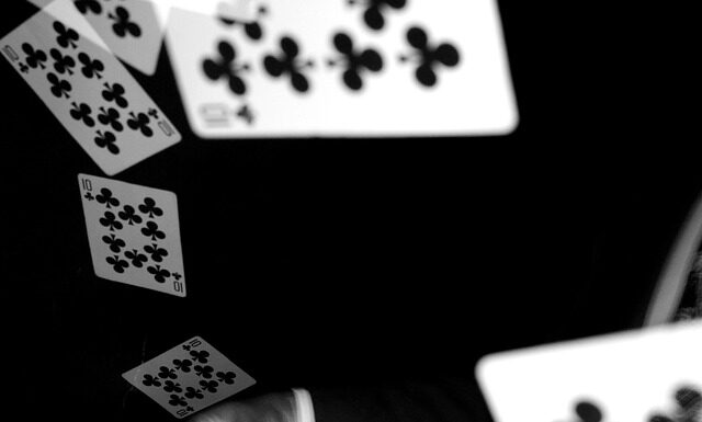 Do czego służy tryb stroboskop w latarce?