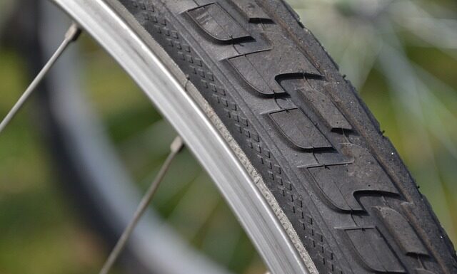 Od czego pęka dętka?