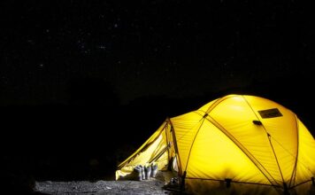 Co pod śpiwór w namiocie?