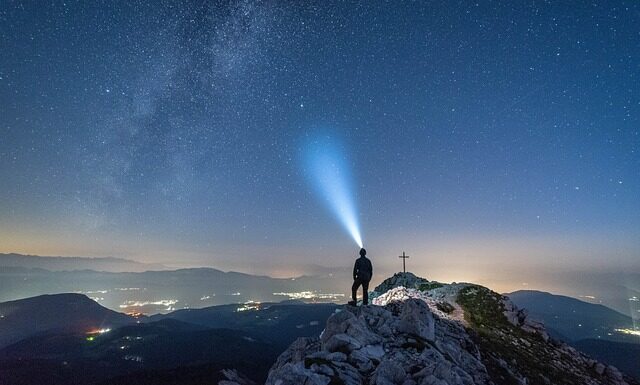 Jaka latarka 10000 lumenów? Jaka latarka 10000 lumenów?