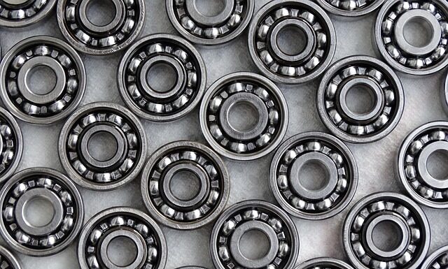 Czym różnią się łożyska ślizgowe od łożysk tocznych?