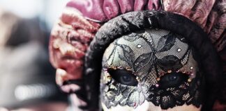 Co powoduje przebranie żagli?