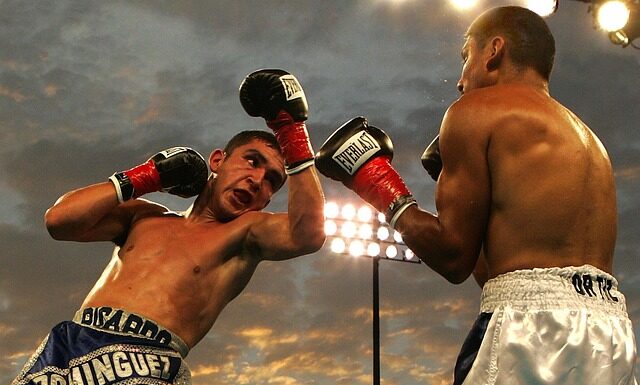 Jak zawiązać linkę do haka holowniczego? Jak zawiązać linkę do haka holowniczego?