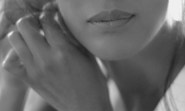 Jak się ubrać gdy na dworze jest 10 stopni? Jak się ubrać gdy na dworze jest 10 stopni?