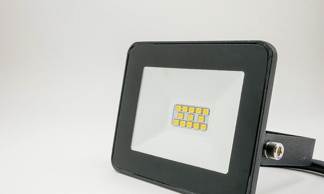 Ile lumenów Naświetlacz? Ile lumenów Naświetlacz?