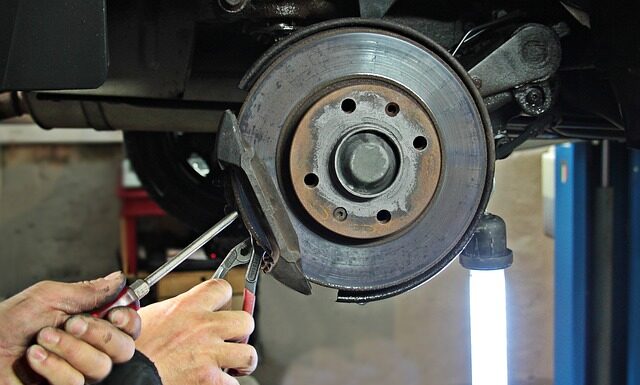 Co zrobić gdy trzyma hamulec ręczny? Co zrobić gdy trzyma hamulec ręczny?