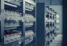 Jak długo ładuje się akumulator 100 amperogodzin?